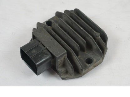 Framsidan på Likriktare från en KTM 1290 Super Duke R -2018 motorcykel.