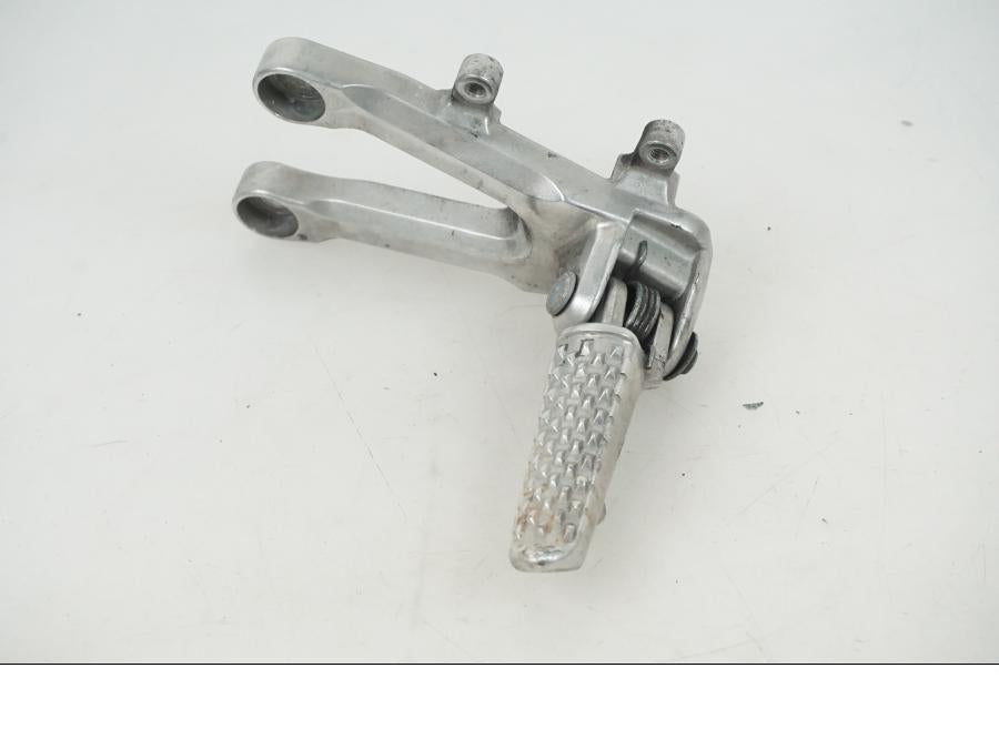 Framsidan på Fotpinne från en Honda CBR 1000 -2005 motorcykel.