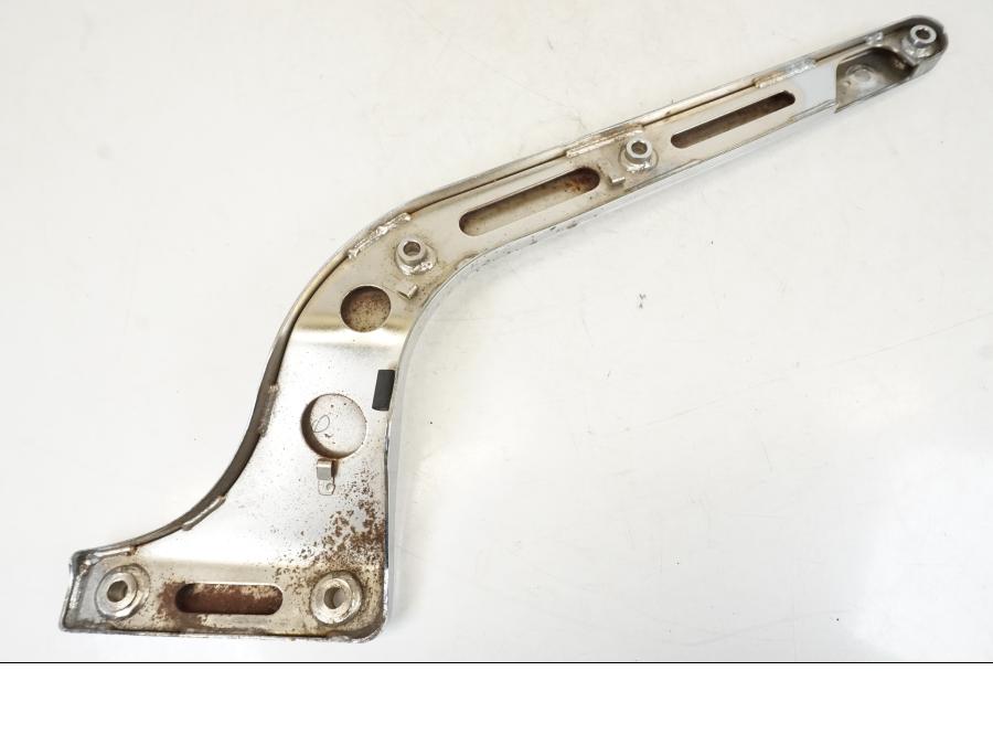 Extrabild3 på Bakskärmstag från en Kawasaki VN 800 -2000 motorcykel.