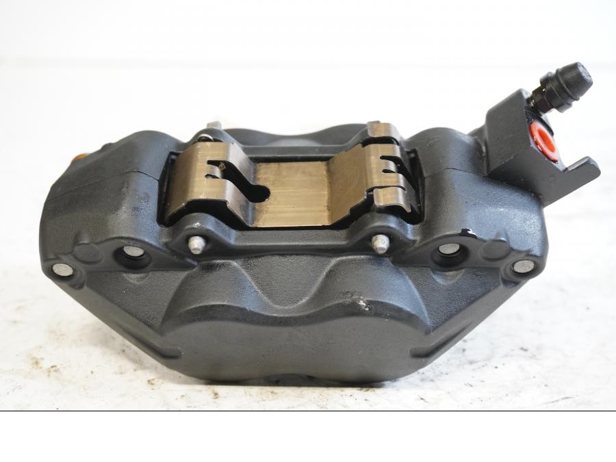 Baksidan på Bromsok från en BMW F 800 S -2007 motorcykel.