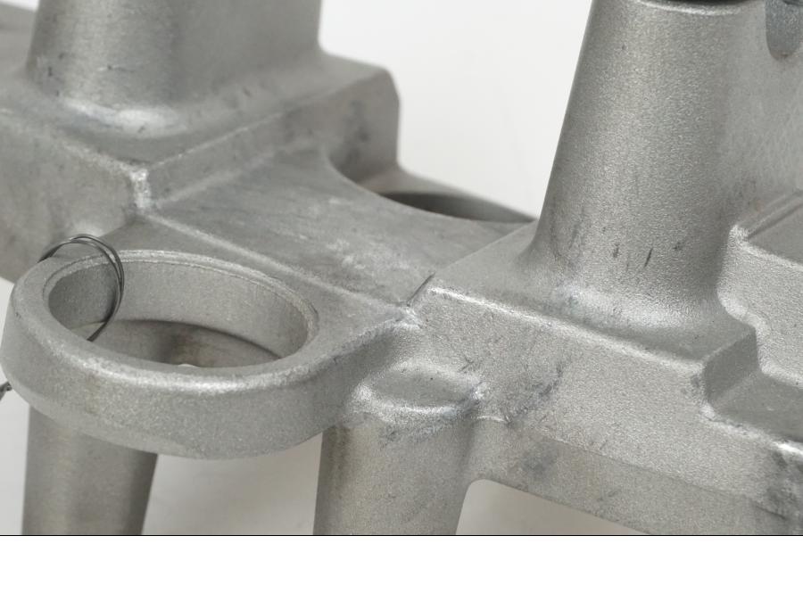 Baksidan på Gaffelkrona från en Yamaha XJ 900 -1997 motorcykel.