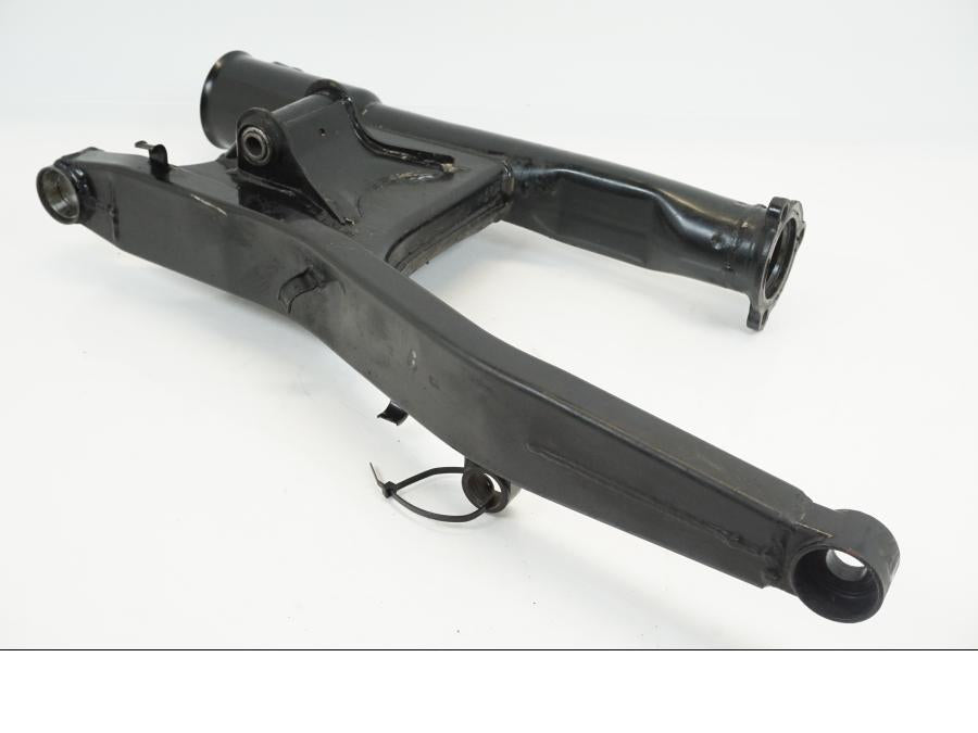 Vänster sida på Sving från en Suzuki VL 1500 -1999 motorcykel.