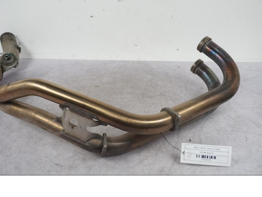 Baksidan på Grenrör från en BMW F 800 R -2018 motorcykel.