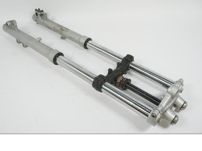 Vänster sida på Gaffelpaket från en BMW F 650 -1998 motorcykel.
