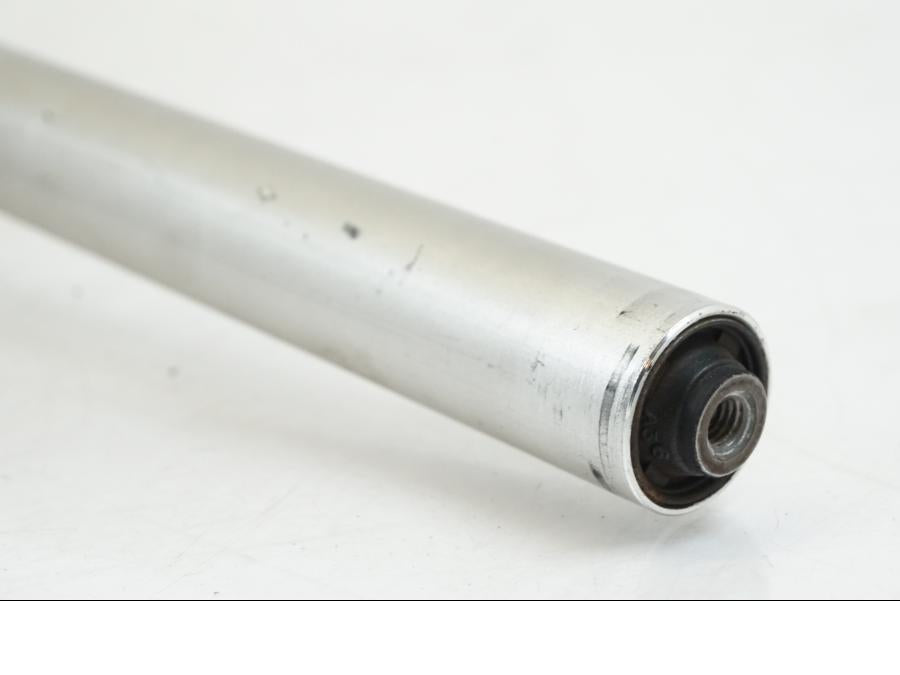 Höger sida på Styre från en Yamaha YZF 1000 R1 -2009 motorcykel.