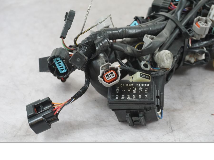 Baksidan på Kabelstam från en Kawasaki ZX-6R -2006 motorcykel.