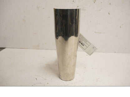 Baksidan på Gaffeldekorrör från en Suzuki VL 800 -2003 motorcykel.