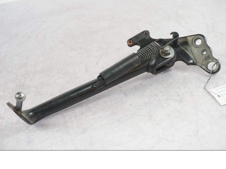 Framsidan på Sidostöd från en Yamaha MT-09 -2016 motorcykel.