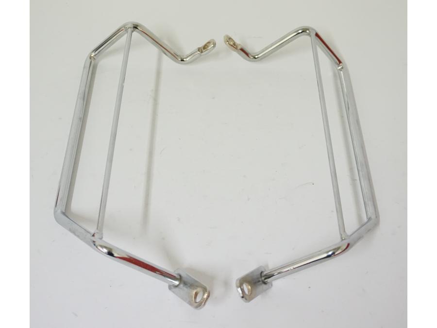 Framsidan på Väskbågar från en Honda VT 1100 C -1999 motorcykel.