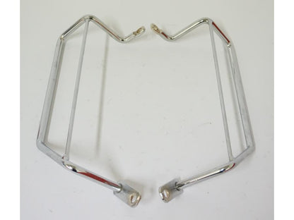 Framsidan på Väskbågar från en Honda VT 1100 C -1999 motorcykel.