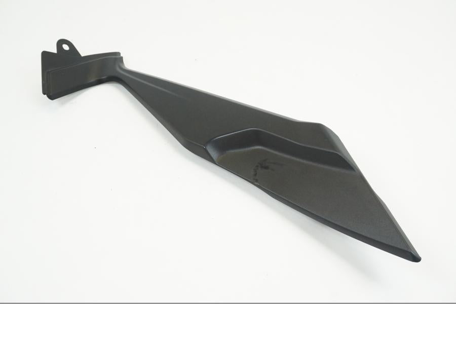 Framsidan på Bensintankskåpa från en Triumph Tiger 1200 -2018 motorcykel.