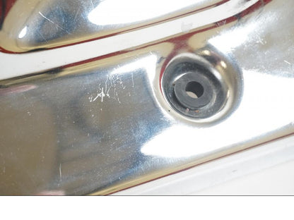 Höger sida på Motorkåpa från en Suzuki M 1800 -2009 motorcykel.