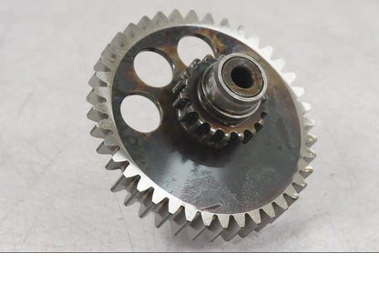 Snett uppifrån på Kamkedjedrev från en KTM 1190 Adventure -2015 motorcykel.