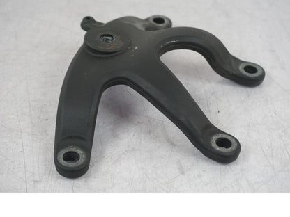 Höger sida på Motorfäste från en KTM 1190 Adventure -2015 motorcykel.