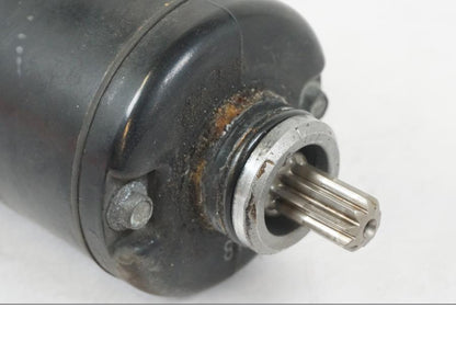 Baksidan på Startmotor från en Kawasaki ER-6F -2010 motorcykel.