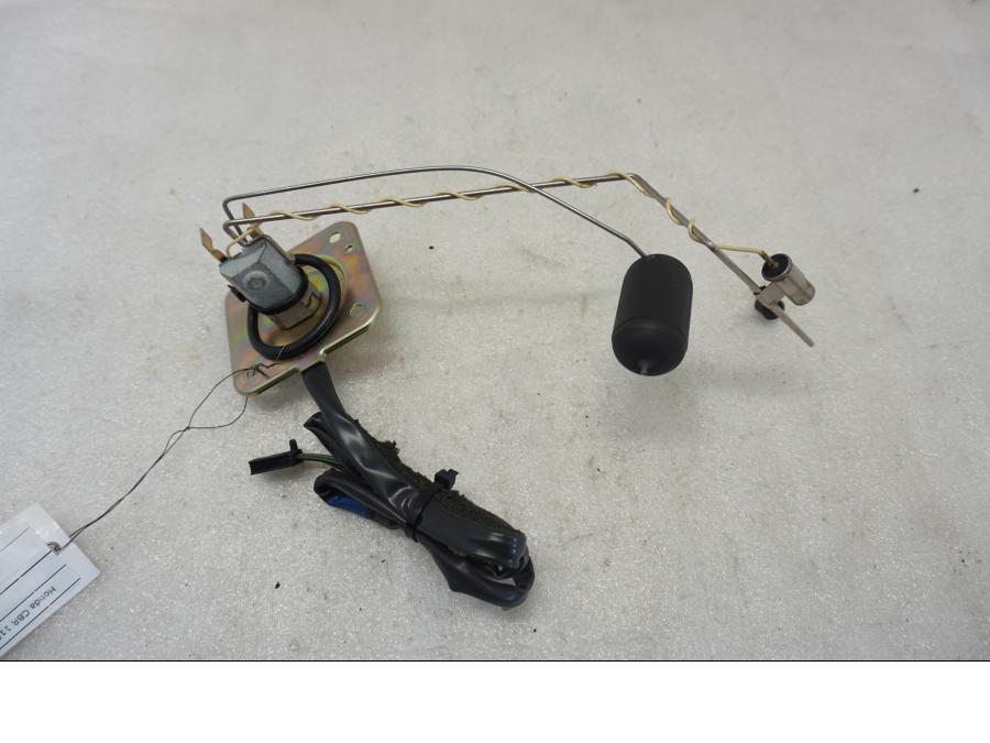 Framsidan på Bensintankgivare från en Honda CBR 1100 XX -1998 motorcykel.