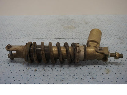 Baksidan på Stötdämpare från en Kawasaki ZX-6R -2000 motorcykel.