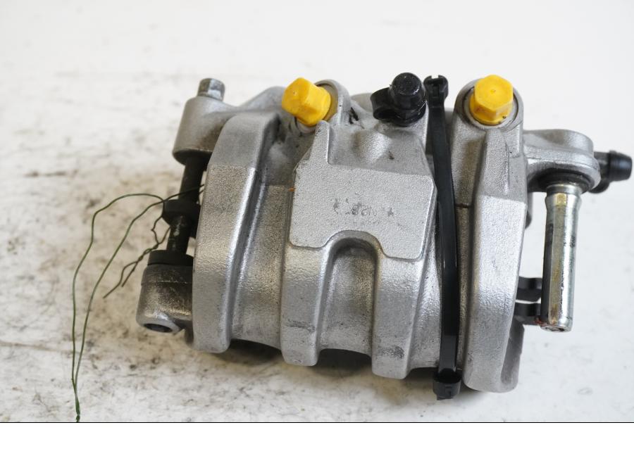 Baksidan på Bromsok från en Honda XL 1000 V -2008 motorcykel.