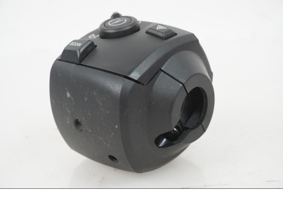 Höger sida på Styrelreglage från en H-D Adventure Pan America Special RA1250S -2021 motorcykel.