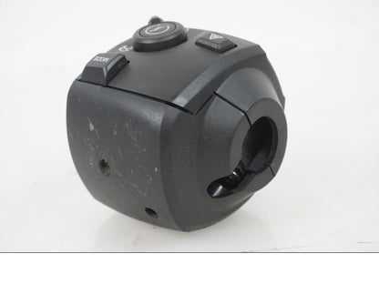 Höger sida på Styrelreglage från en H-D Adventure Pan America Special RA1250S -2021 motorcykel.