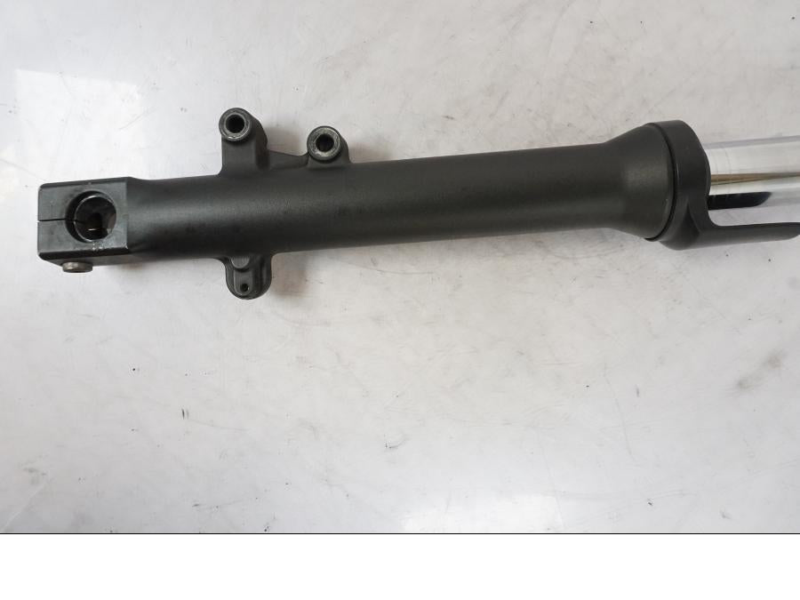 Baksidan på Gaffelben från en Kawasaki ER-6N -2008 motorcykel.