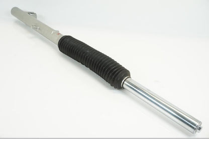 Höger sida på Gaffelben från en Kawasaki KLX 230 -2019 motorcykel.