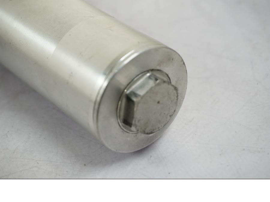 Extrabild4 på Gaffelben från en Kawasaki VN 1500 Mean Streak -2002 motorcykel.