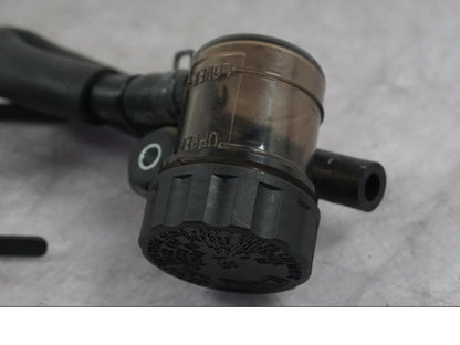 Baksidan på Bromsvätskebehållare från en Yamaha MT-09 -2024 motorcykel.