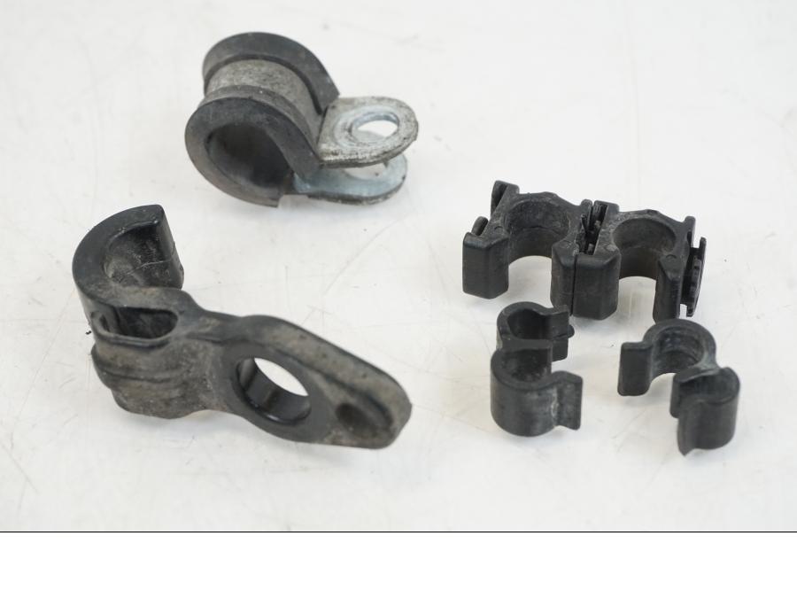 Extrabild4 på Skruv / Mutter etc från en Aprilia Tuono V4R -2011 motorcykel.