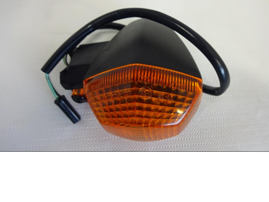 Framsidan på Blinkers från en Suzuki GSF 1200 -2002 motorcykel.