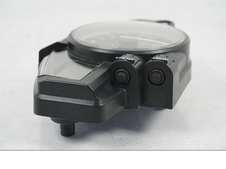Höger sida på Instrumentpanel från en Yamaha YZF 1000 R1 -2007 motorcykel.