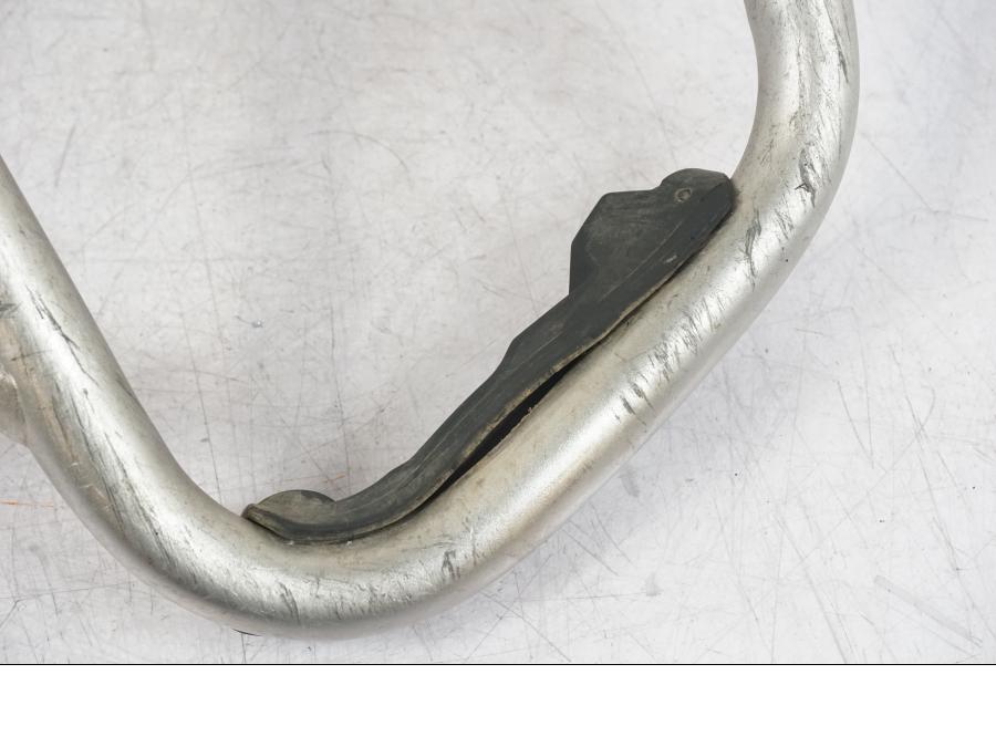 Vänster sida på Motorskyddsbåge från en BMW R 1250 GSA -2024 motorcykel.