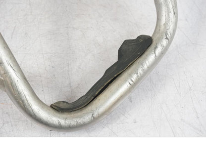 Vänster sida på Motorskyddsbåge från en BMW R 1250 GSA -2024 motorcykel.