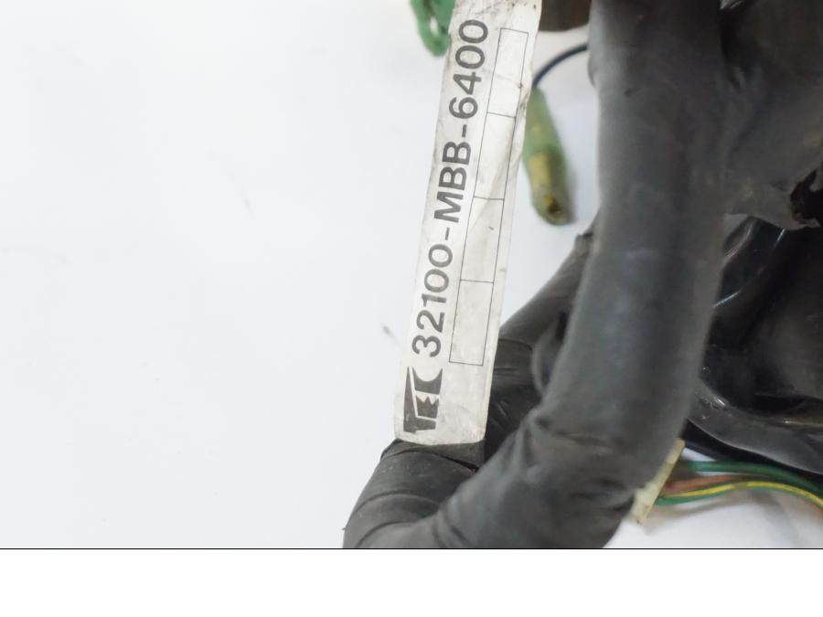 Höger sida på Kabelstam från en Honda VTR 1000 F -1999 motorcykel.