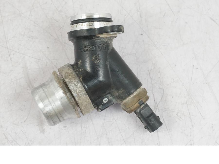 Baksidan på Vattenrör från en BMW R 1200 GS -2018 motorcykel.