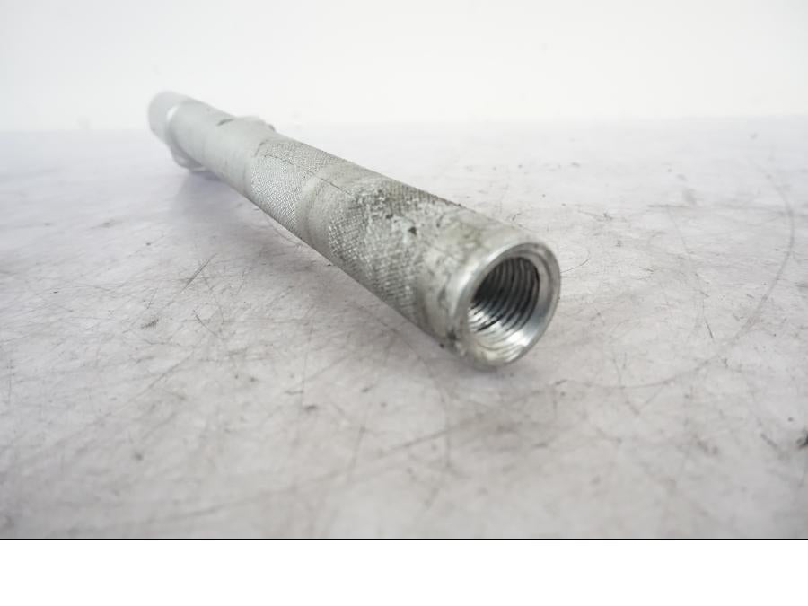 Snett nerifrån på Styre från en Yamaha YZF-R 125 -2008 motorcykel.