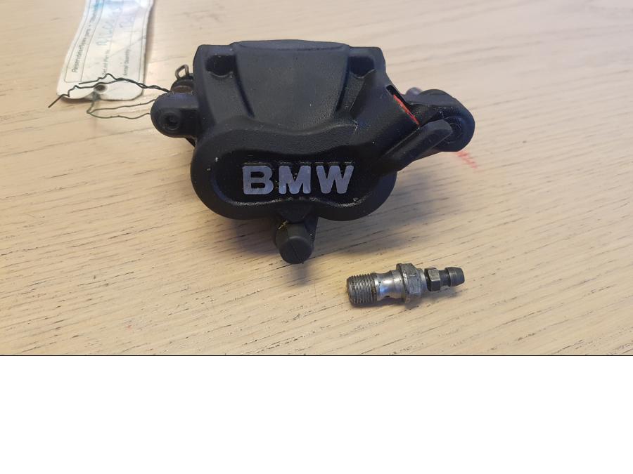 Framsidan på Bromsok från en BMW R 1200 GSA -2012 motorcykel.