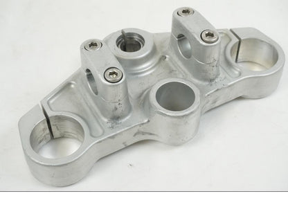 Framsidan på Gaffelkrona från en BMW F 650 CS -2002 motorcykel.