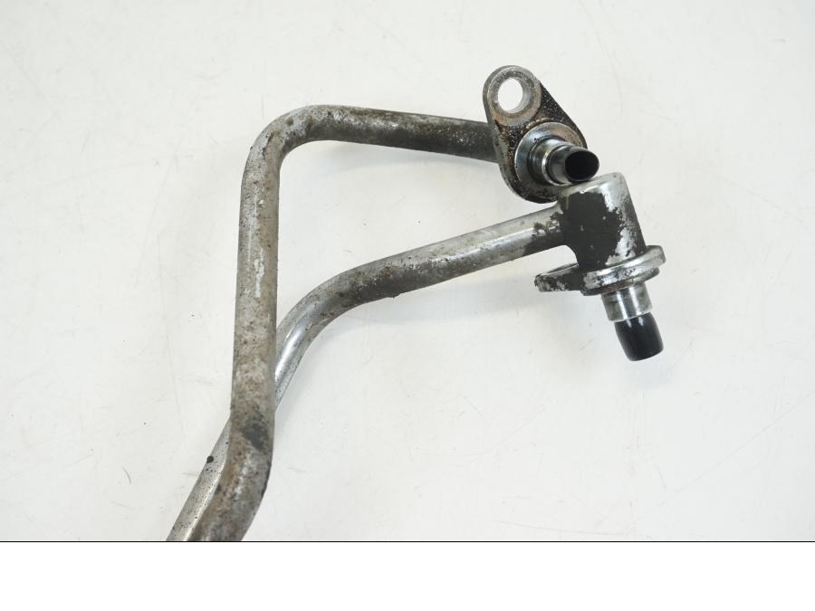 Extrabild4 på Oljekylslang från en Honda CB 750 -2002 motorcykel.