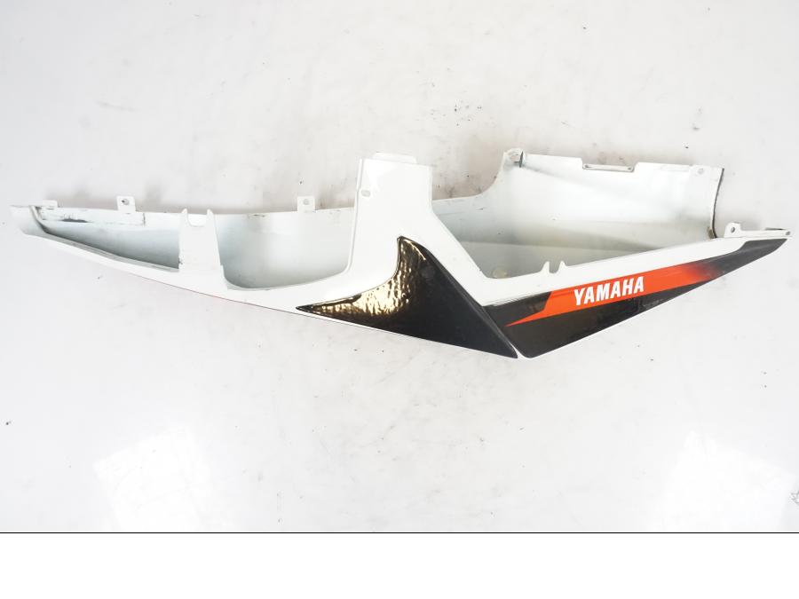 Höger sida på Bakvinge från en Yamaha YZF-R 125 -2008 motorcykel.