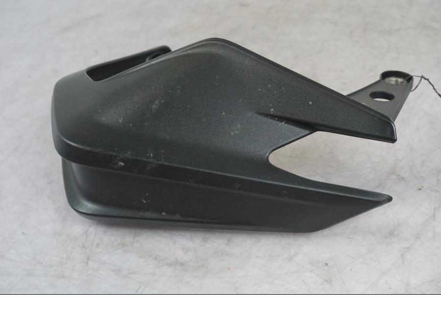 Baksidan på Handskyddsbågar från en KTM 1290 Super Adventure S -2022 motorcykel.