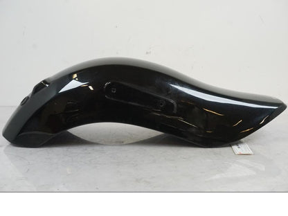 Baksidan på <p>Bakskärm från Suzuki VZ 1600 2004.</p>

<p>Mindre lackskador finns se bilder.</p> motorcykel.