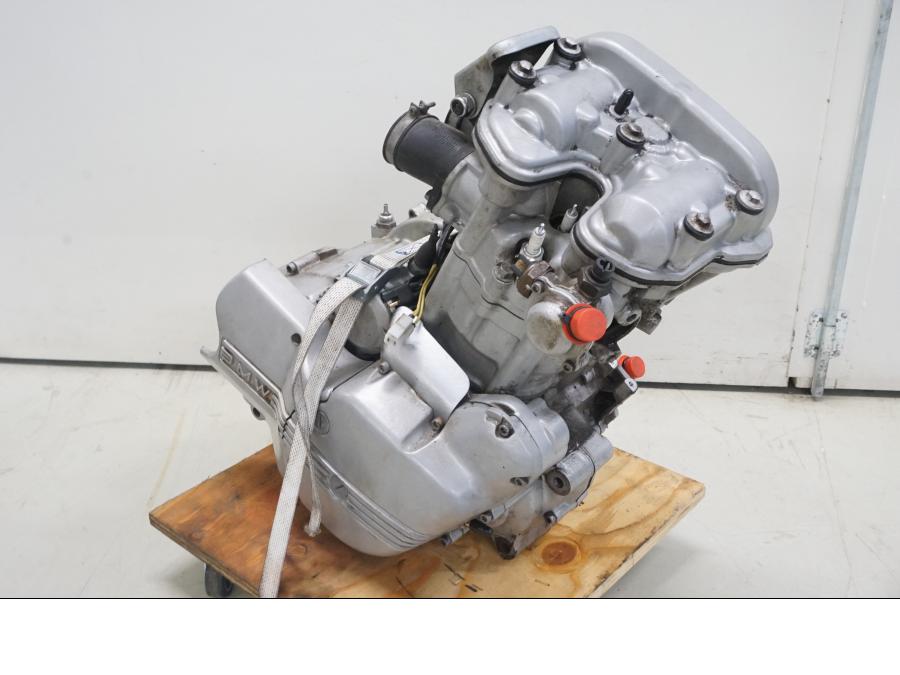 Höger sida på Motor från en BMW F 650 -1998 motorcykel.