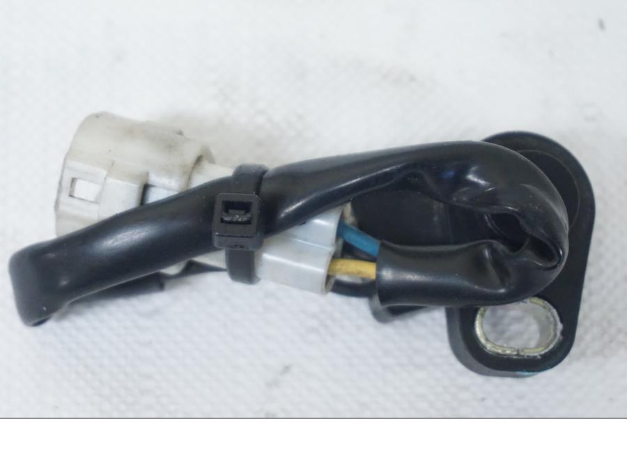 Baksidan på TPS från en Kawasaki ER-6N -2006 motorcykel.