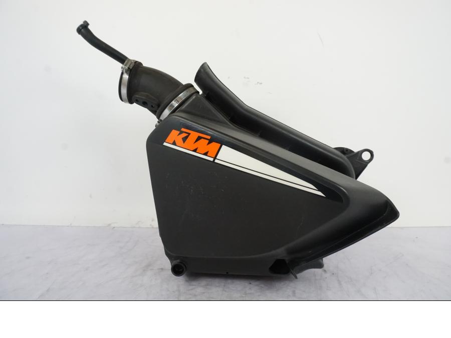 Baksidan på Luftburk från en KTM 690 Duke -2014 motorcykel.