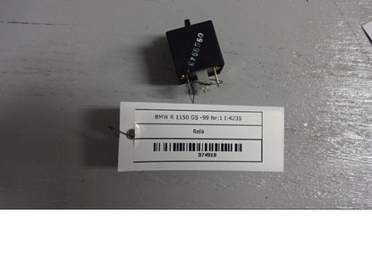 Baksidan på Relä från en BMW R 1150 GS -1999 motorcykel.