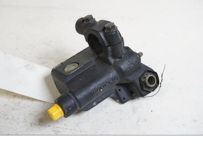 Höger sida på Bromshuvudcylinder från en KTM 625 SMC -2005 motorcykel.