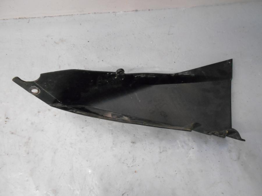 Vänster sida på Bakvinge från en KTM 690 SM -2007 motorcykel.