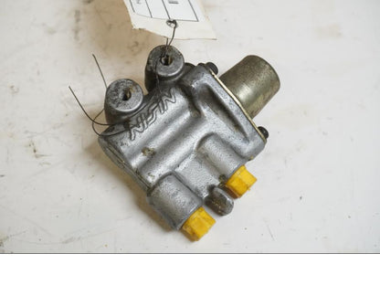 Framsidan på Bromsfördelare från en Honda CBR 1100 XX -1998 motorcykel.