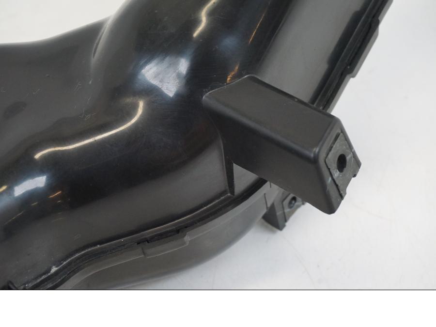 Extrabild3 på Luftintag från en Suzuki GSX 1300 R -2017 motorcykel.